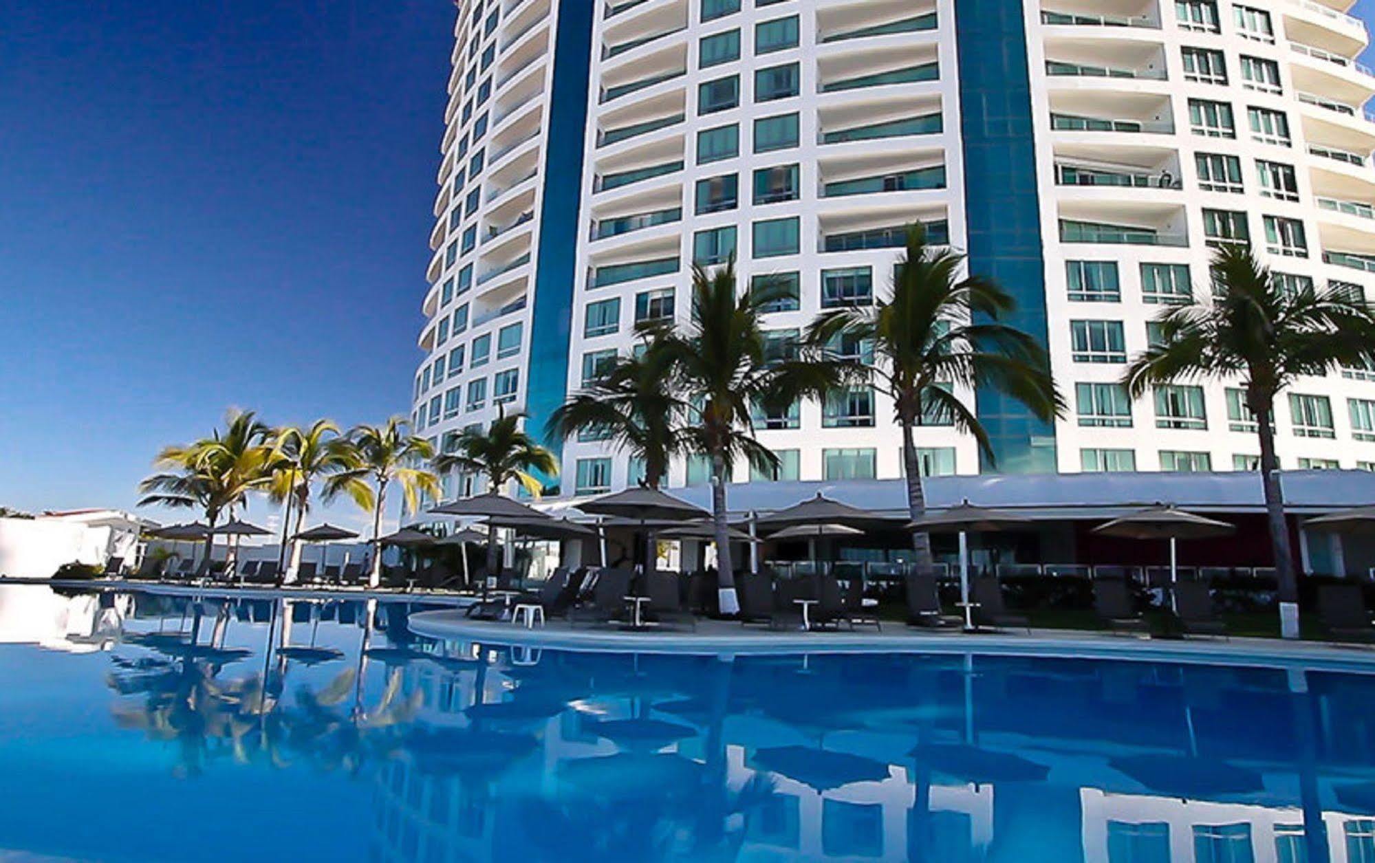 Park Royal Beach Mazatlan Exterior photo