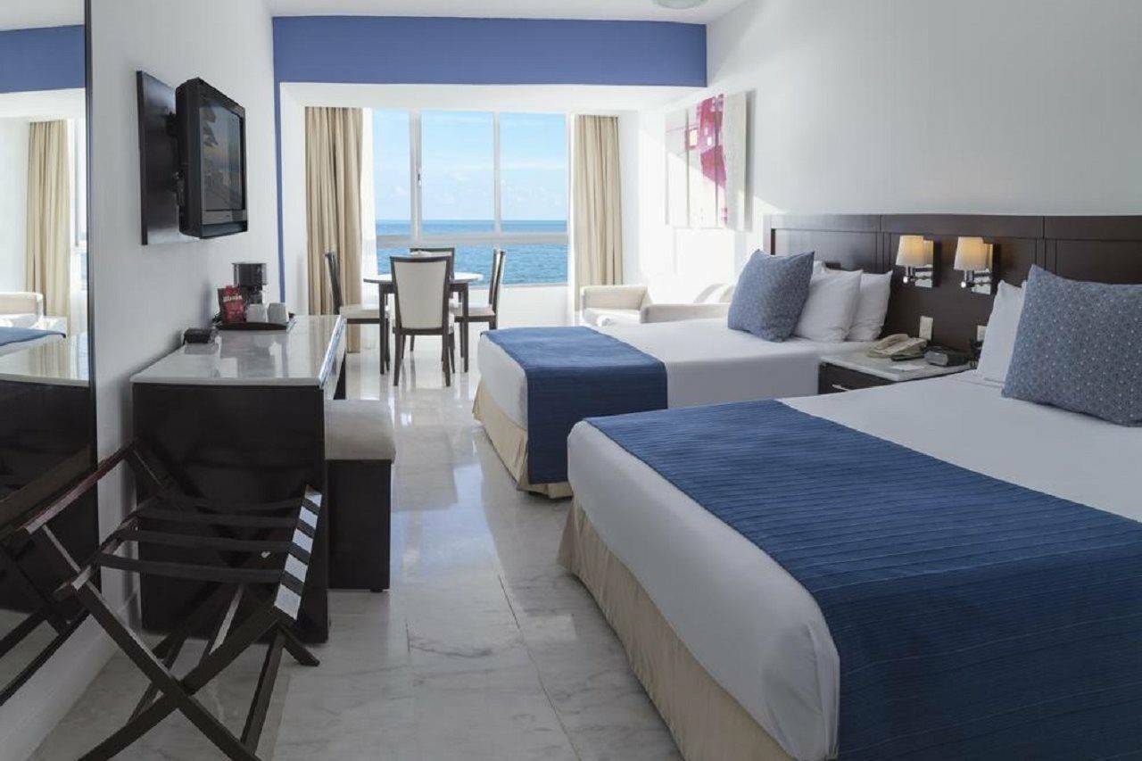 Park Royal Beach Mazatlan Exterior photo